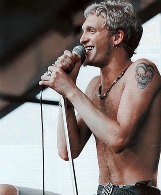 Layne Staley Death & Obituary: Remembering the Voice of Alice in Chains